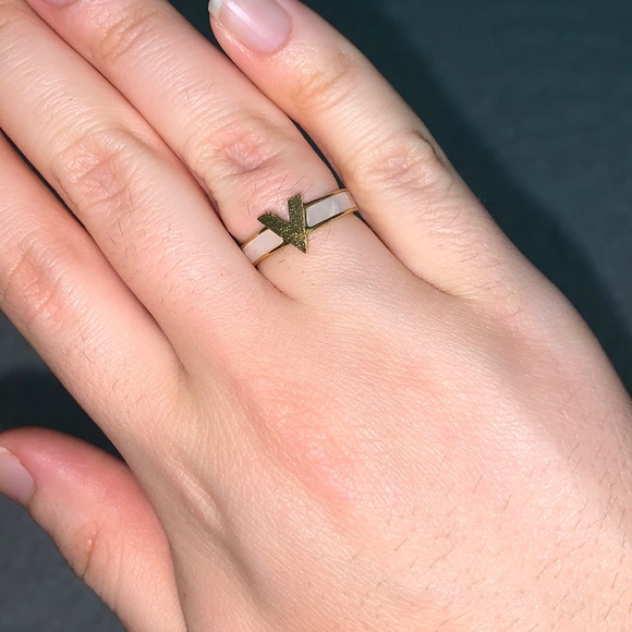 Opal and Gold V Ring - Picture 5 of 16